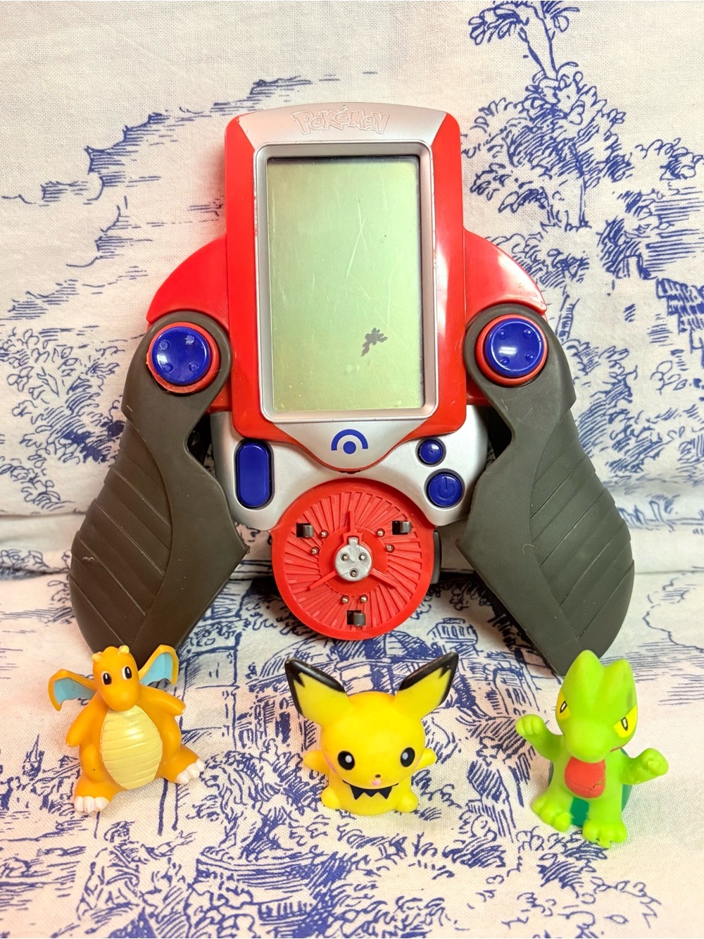 Pokemon Red Battle Trainer Handheld Hasbro TESTED W/ Treeko, Dragonite+Pichu